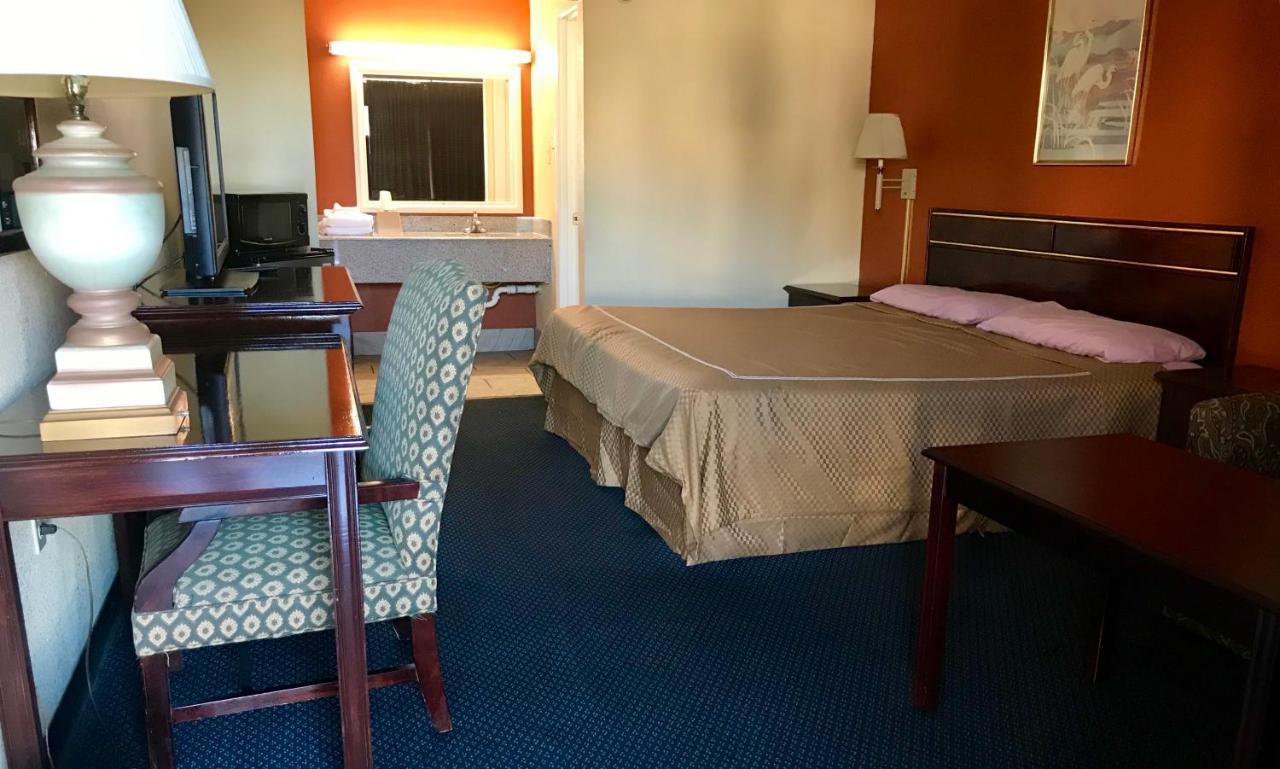 Executive Inn 텍사카나 외부 사진