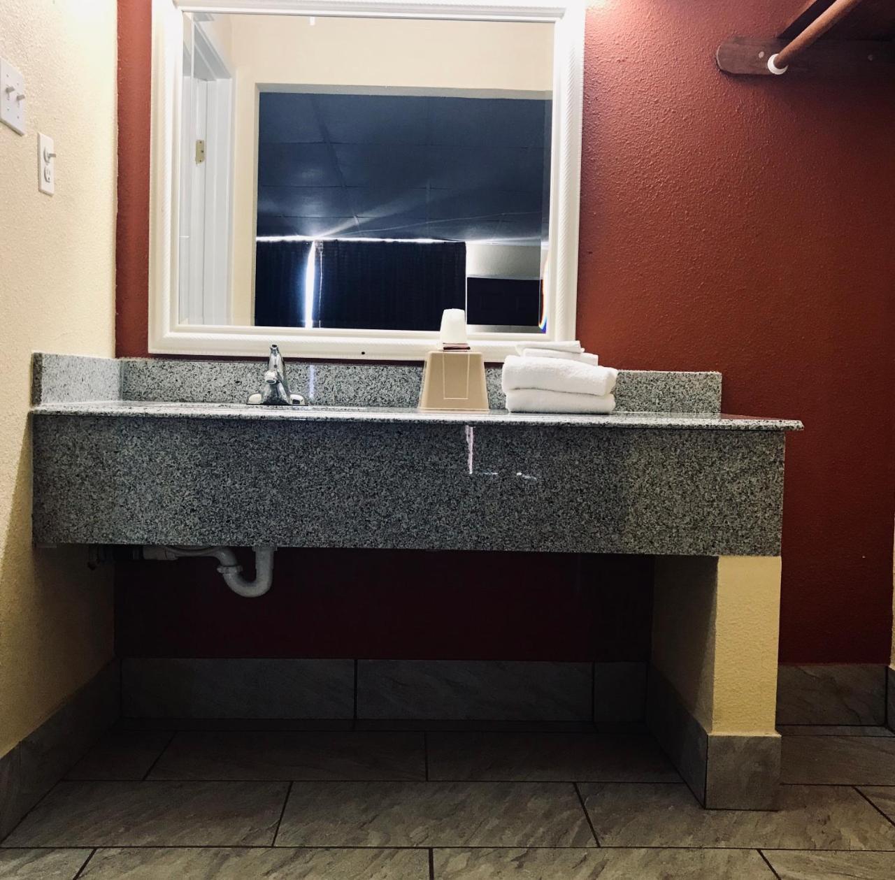 Executive Inn 텍사카나 외부 사진
