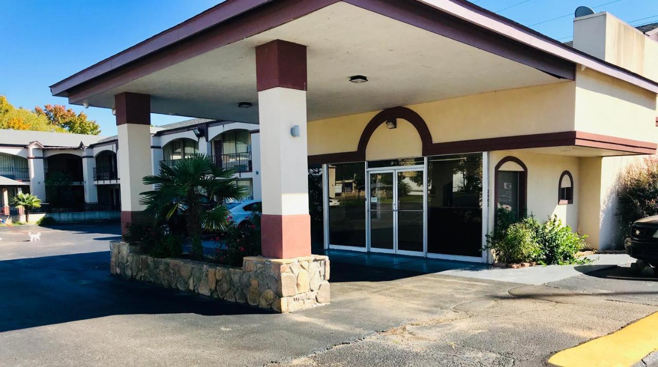 Executive Inn 텍사카나 외부 사진