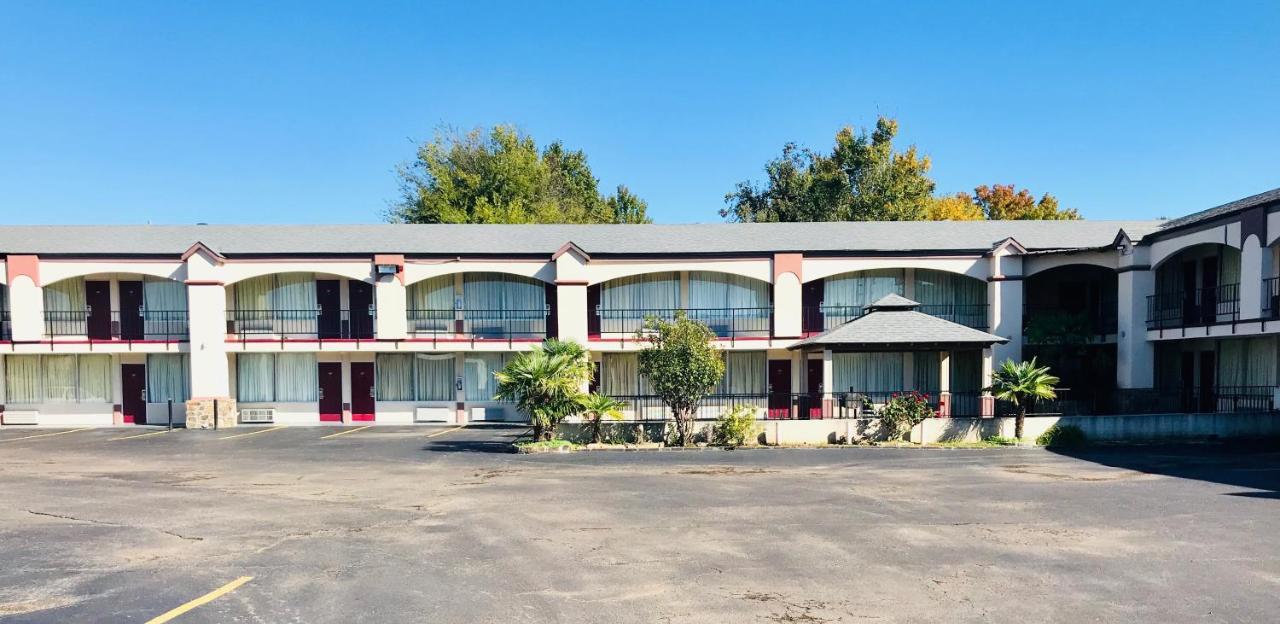 Executive Inn 텍사카나 외부 사진